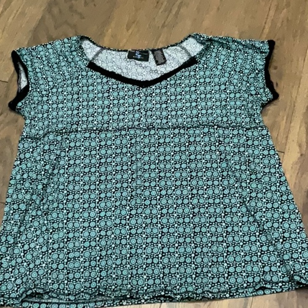 Maternity Women's Mint Green Geometric Cap Sleeve Top - Black Trim